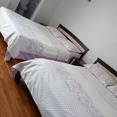 Small Guest House ควาเรียที ภายนอก รูปภาพ